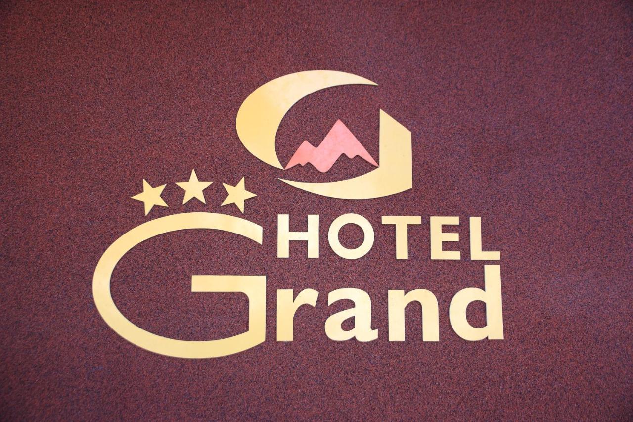 Hotel Grand Σάμοκοβ Εξωτερικό φωτογραφία